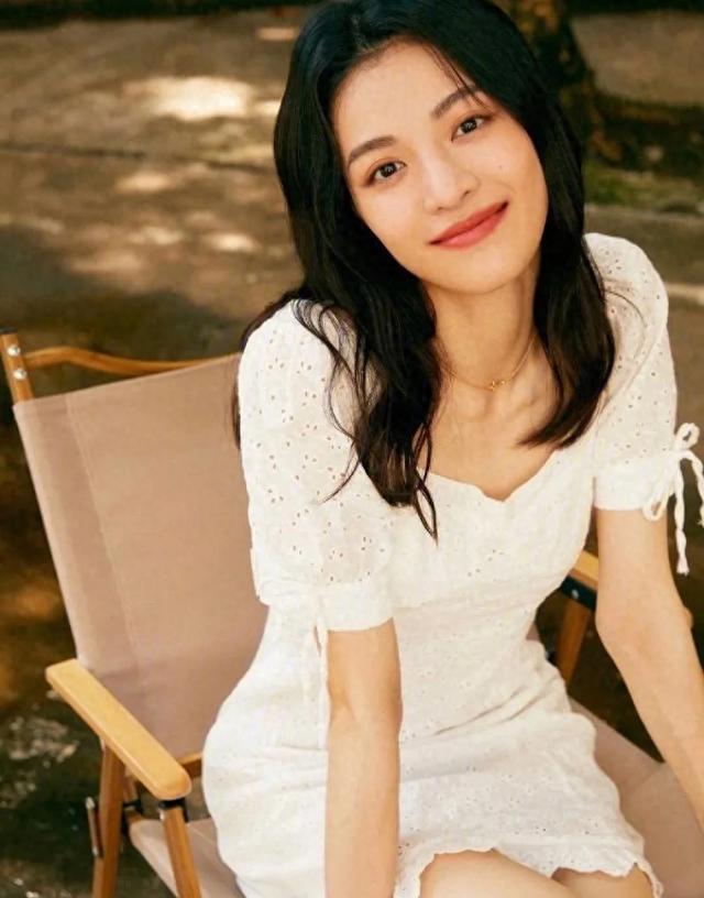 钟楚曦近照