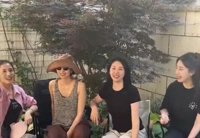 辽篮队员韩德君家宴合影